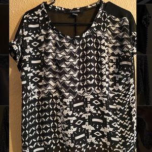 Forever 21 black and white patterned blouse